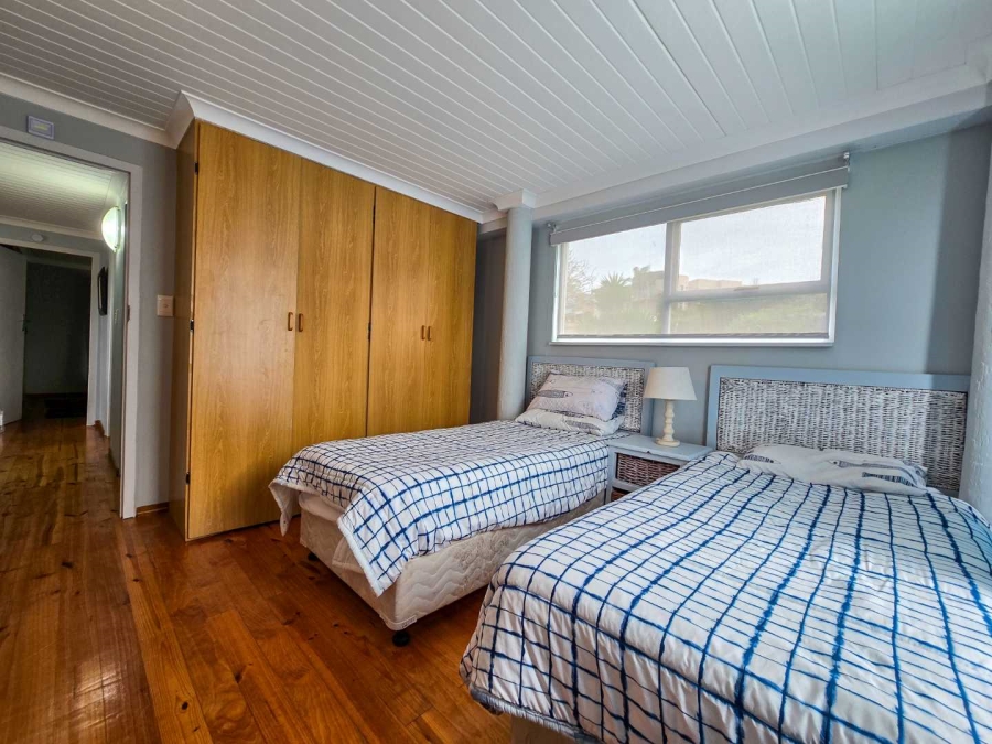 4 Bedroom Property for Sale in Stilbaai Wes Western Cape